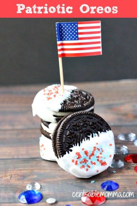 Easily create these yummy Patriotic Oreos as a Memorial Day or 4th of July snack. Plus, you can involve the kids in creating these treats to make it even more fun!